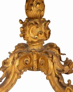 Tavolo Luigi XVI italiano da centro  - Asta  Arredi Antichi, Oggetti d'Arte, Curiosities con una selezione di tappeti - Associazione Nazionale - Case d'Asta italiane