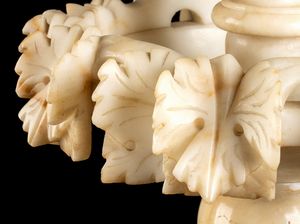 Coppia di lampade italiane in alabastro  - Asta  Arredi Antichi, Oggetti d'Arte, Curiosities con una selezione di tappeti - Associazione Nazionale - Case d'Asta italiane