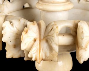 Coppia di lampade italiane in alabastro  - Asta  Arredi Antichi, Oggetti d'Arte, Curiosities con una selezione di tappeti - Associazione Nazionale - Case d'Asta italiane