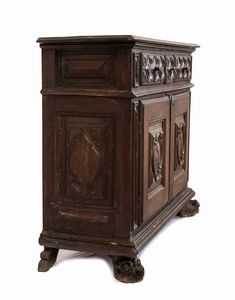 Credenza italiana Luigi XIV  - Asta  Arredi Antichi, Oggetti d'Arte, Curiosities con una selezione di tappeti - Associazione Nazionale - Case d'Asta italiane