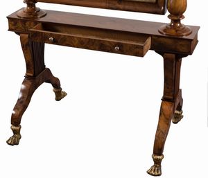 Specchiera italiana in stile impero  - Asta  Arredi Antichi, Oggetti d'Arte, Curiosities con una selezione di tappeti - Associazione Nazionale - Case d'Asta italiane