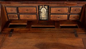 Trumeau italiano in noce con intarsi in avorio  - Asta  Arredi Antichi, Oggetti d'Arte, Curiosities con una selezione di tappeti - Associazione Nazionale - Case d'Asta italiane