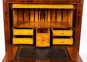 Louis Edouard Lemachard : Secretaire francese Carlo X  - Asta  Arredi Antichi, Oggetti d'Arte, Curiosities con una selezione di tappeti - Associazione Nazionale - Case d'Asta italiane