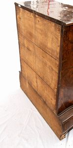 Inginocchiatoio italiano in radica di noce, Luigi XV  - Asta  Arredi Antichi, Oggetti d'Arte, Curiosities con una selezione di tappeti - Associazione Nazionale - Case d'Asta italiane