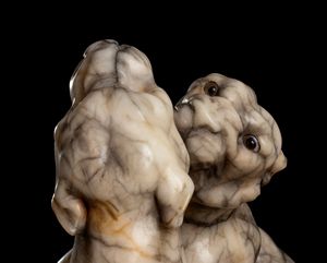 Scultura francese in alabastro  - Asta  Arredi Antichi, Oggetti d'Arte, Curiosities con una selezione di tappeti - Associazione Nazionale - Case d'Asta italiane