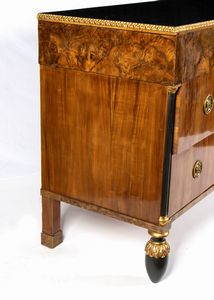 Coppia di cassettoni impero italiani  - Asta  Arredi Antichi, Oggetti d'Arte, Curiosities con una selezione di tappeti - Associazione Nazionale - Case d'Asta italiane