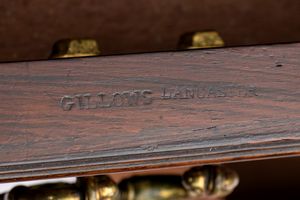 Gillows of Lancaster : Scrivania inglese Vittoriana intarsiata  - Asta  Arredi Antichi, Oggetti d'Arte, Curiosities con una selezione di tappeti - Associazione Nazionale - Case d'Asta italiane