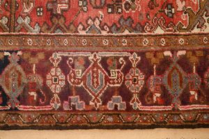 Tappeto Heriz  - Asta  Arredi Antichi, Oggetti d'Arte, Curiosities con una selezione di tappeti - Associazione Nazionale - Case d'Asta italiane