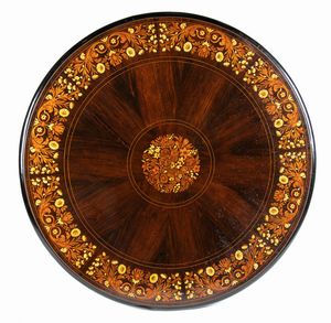 Tavolo Vittoriano inglese intarsiato  - Asta  Arredi Antichi, Oggetti d'Arte, Curiosities con una selezione di tappeti - Associazione Nazionale - Case d'Asta italiane