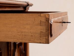 Coppia di credenze francesi, Luigi Filippo  - Asta  Arredi Antichi, Oggetti d'Arte, Curiosities con una selezione di tappeti - Associazione Nazionale - Case d'Asta italiane