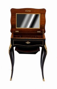 Charles-Guillaume Diehl : Tavolino toletta francese Napoleone III  - Asta  Arredi Antichi, Oggetti d'Arte, Curiosities con una selezione di tappeti - Associazione Nazionale - Case d'Asta italiane