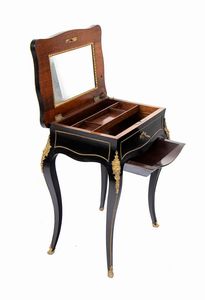 Charles-Guillaume Diehl : Tavolino toletta francese Napoleone III  - Asta  Arredi Antichi, Oggetti d'Arte, Curiosities con una selezione di tappeti - Associazione Nazionale - Case d'Asta italiane