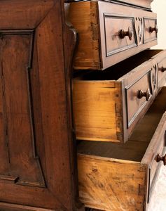 Ribalta italiana barocchetto Luigi XV  - Asta  Arredi Antichi, Oggetti d'Arte, Curiosities con una selezione di tappeti - Associazione Nazionale - Case d'Asta italiane