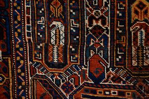 Tappeto Qashqai  - Asta  Arredi Antichi, Oggetti d'Arte, Curiosities con una selezione di tappeti - Associazione Nazionale - Case d'Asta italiane