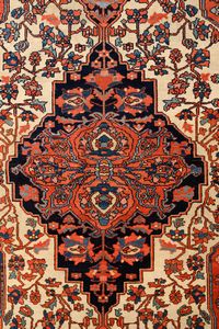 Tappeto Farahan  - Asta  Arredi Antichi, Oggetti d'Arte, Curiosities con una selezione di tappeti - Associazione Nazionale - Case d'Asta italiane
