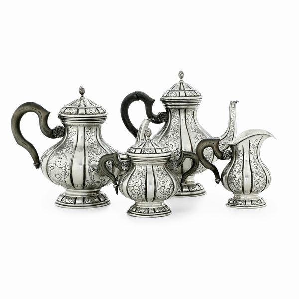 Servizio da tè e caffè. Argenteria artistica italiana della prima metà del XX secolo  - Asta Argenti e Icone - Associazione Nazionale - Case d'Asta italiane