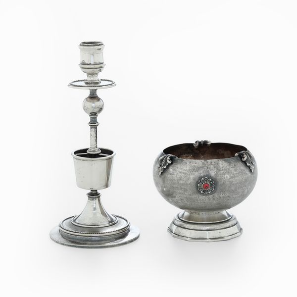 Vasetto. Argenteria milanese del XX secolo, bollo con fascio littorio in uso dal 1935 al 1945, argentiere S.AN Fabbrica argenterie F.lli Broggi  - Asta Argenti e Icone - Associazione Nazionale - Case d'Asta italiane