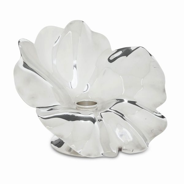 Porta candela. Argenteria artistica milanese del XX-XXI secolo. Argentiere designer Gabriele Devecchi  - Asta Argenti e Icone - Associazione Nazionale - Case d'Asta italiane