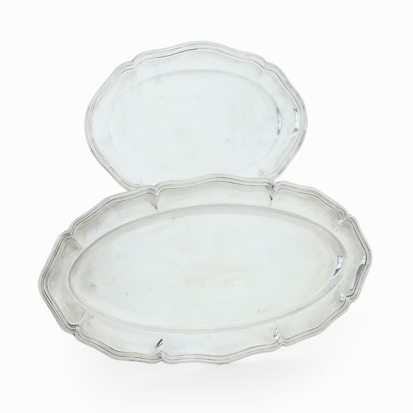 Due vassoi ovali. Argenteria italiana del XX secolo  - Asta Argenti e Icone - Associazione Nazionale - Case d'Asta italiane