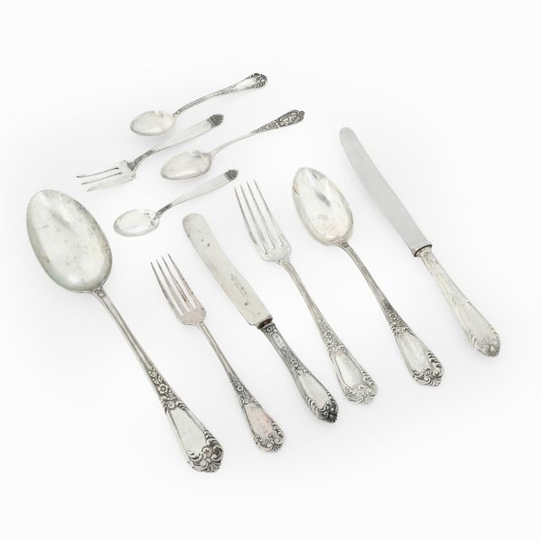 Sei servizi di posate, varie manifatture italiane del XX secolo  - Asta Argenti e Icone - Associazione Nazionale - Case d'Asta italiane