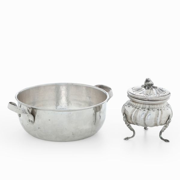 Paiola e zuccheriera. Argenteria italiana del XX secolo, argentieri differenti  - Asta Argenti e Icone - Associazione Nazionale - Case d'Asta italiane