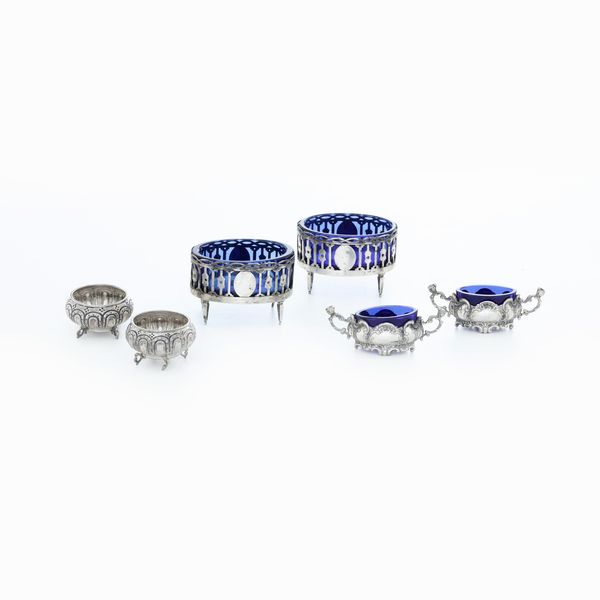 Tre coppie di saliere, 2 coppie apparentemente prive di punzoni  - Asta Argenti e Icone - Associazione Nazionale - Case d'Asta italiane