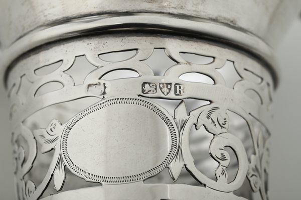 Coppia di vasetti. Chester 1900, argentiere Richard Jay e James Jay  - Asta Argenti e Icone - Associazione Nazionale - Case d'Asta italiane