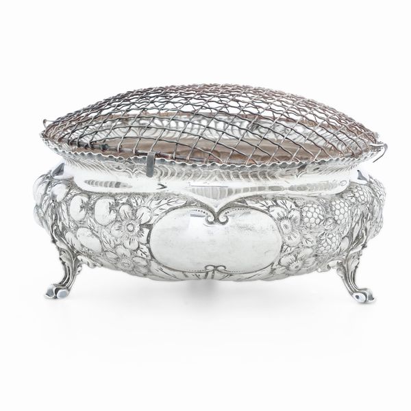 Fioriera. Città di Sheffield 1901, argentiere Harry Atkin  - Asta Argenti e Icone - Associazione Nazionale - Case d'Asta italiane