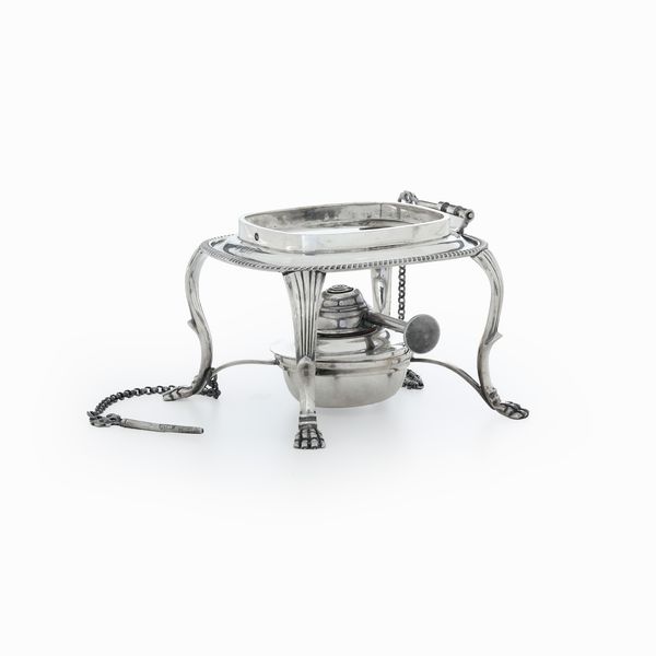 Parte inferiore di un samovar con fornelletto. Londra XIX secolo  - Asta Argenti e Icone - Associazione Nazionale - Case d'Asta italiane