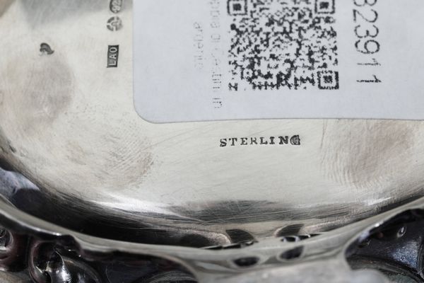 Coppia di cestini. Inghilterra XX secolo  - Asta Argenti e Icone - Associazione Nazionale - Case d'Asta italiane