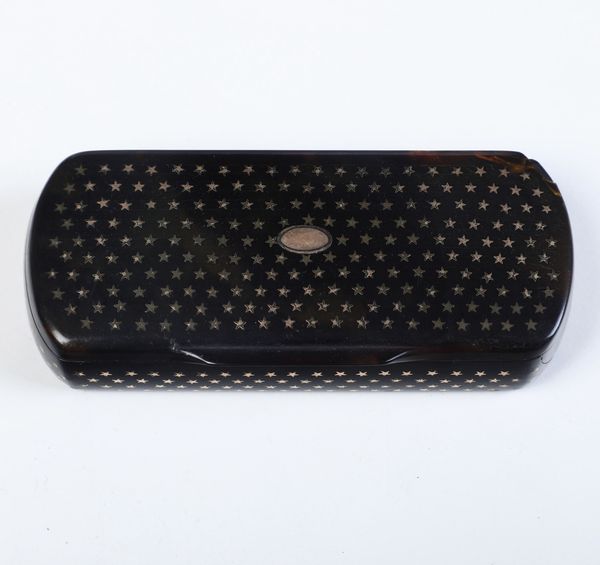 Tabacchiera con decori in oro a basso titolo. Manifattura europea del XVIII-XIX secolo  - Asta Argenti e Icone - Associazione Nazionale - Case d'Asta italiane