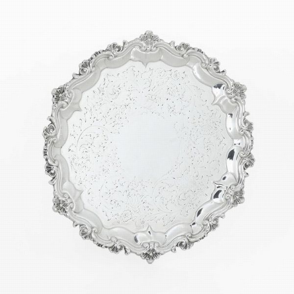 Salver. Londra 1841. Marchio dell'argentiere consunto  - Asta Argenti e Icone - Associazione Nazionale - Case d'Asta italiane