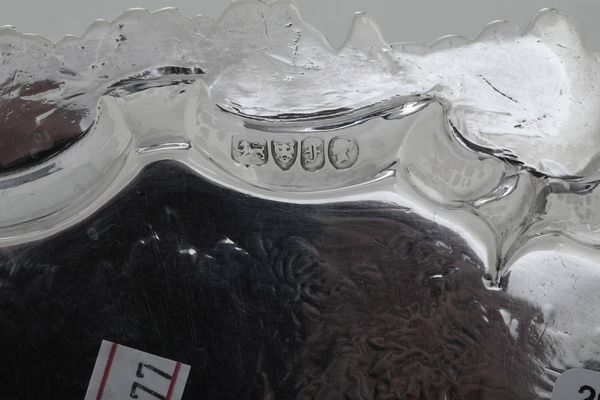 Salver. Londra 1841. Marchio dell'argentiere consunto  - Asta Argenti e Icone - Associazione Nazionale - Case d'Asta italiane