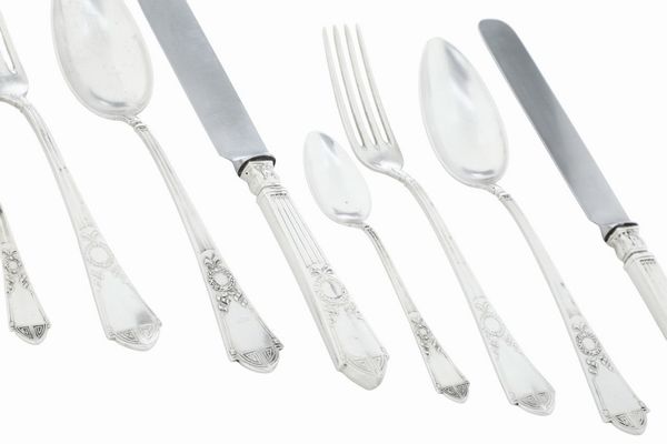 Servizio di posate per 6 persone. Probabilmente Svizzera XX secolo  - Asta Argenti e Icone - Associazione Nazionale - Case d'Asta italiane