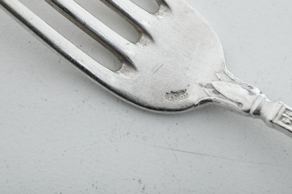 Servizio di posate per 6 persone. Probabilmente Svizzera XX secolo  - Asta Argenti e Icone - Associazione Nazionale - Case d'Asta italiane