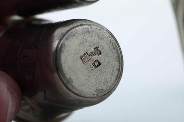 Quattro bicchieri. Argento fuso, sbalzato e cesellato. Russia fine XIX secolo, differenti manifatture  - Asta Argenti e Icone - Associazione Nazionale - Case d'Asta italiane