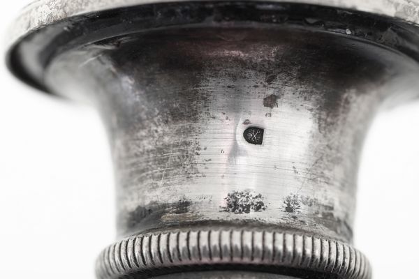 Candeliere a base esagonale, Veneto XVIII secolo e candeliere con decoro neoclassico, Stato Pontificio XIX secolo  - Asta Argenti e Icone - Associazione Nazionale - Case d'Asta italiane