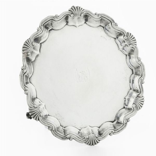 Salver. Londra, 1893. Argentiere Goldsmiths & Silversmiths Co. - William Gibson & Lawrence Langman  - Asta Argenti e Icone - Associazione Nazionale - Case d'Asta italiane
