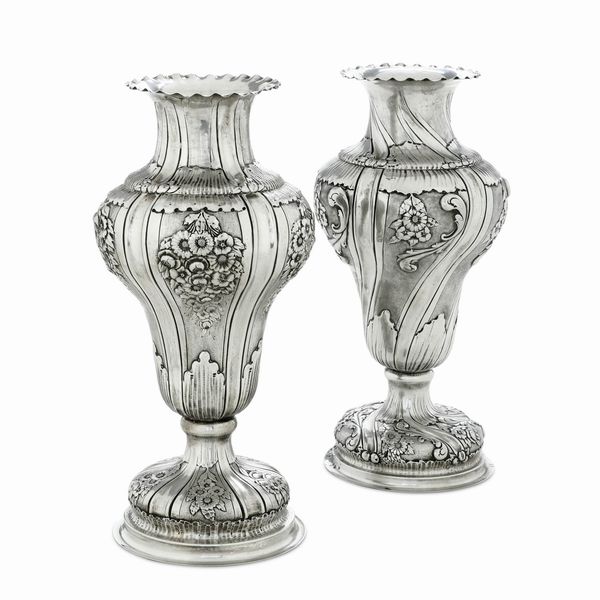 Due vasi. Argenteria artistica italiana della prima metà del XX secolo  - Asta Argenti e Icone - Associazione Nazionale - Case d'Asta italiane