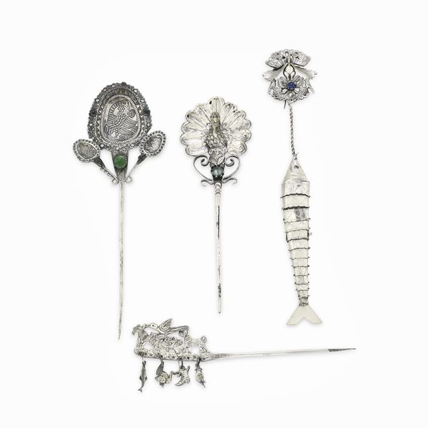 Lotto di quattro spille Peruviane Tupu  - Asta Argenti e Icone - Associazione Nazionale - Case d'Asta italiane