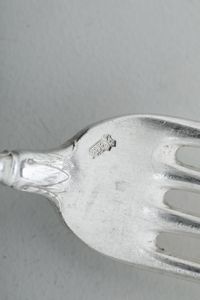 Servizio di posate per 6 persone. Probabilmente Svizzera XX secolo  - Asta Argenti e Icone - Associazione Nazionale - Case d'Asta italiane