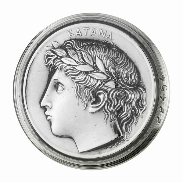 P Katana. Tudisco 57 x 39 mm  - Asta Conii e Punzoni della Storica Fabbrica di Medaglie Lorioli (1919-1950) - Associazione Nazionale - Case d'Asta italiane