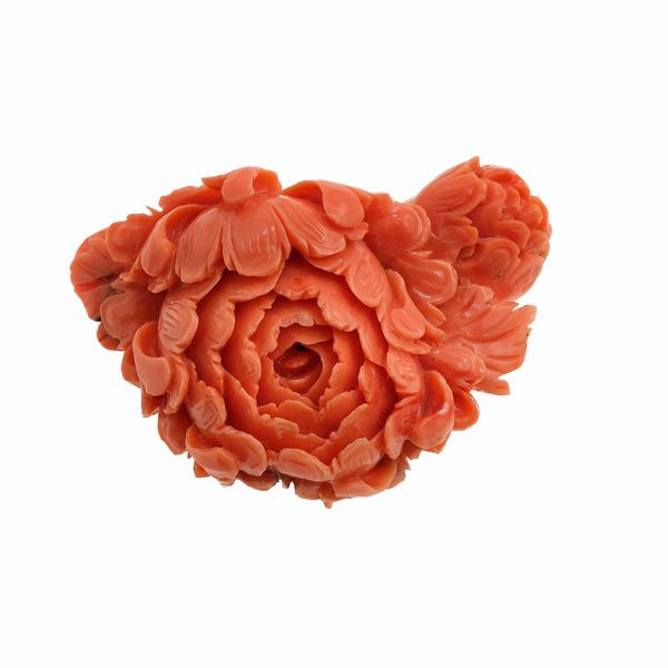 Corallo inciso a soggetto floreale  - Asta Gioielli - Associazione Nazionale - Case d'Asta italiane