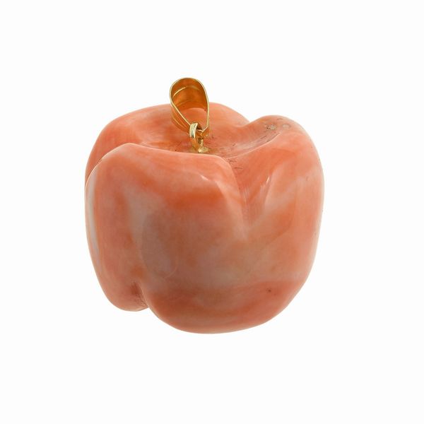 Otto pendenti in corallo inciso  - Asta Gioielli - Associazione Nazionale - Case d'Asta italiane
