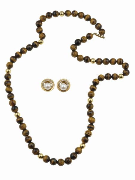 Lotto composto da un paio di orecchini firmati Repossi con perle coltivate ed una collana con boules in occhio di tigre  - Asta Gioielli - Associazione Nazionale - Case d'Asta italiane