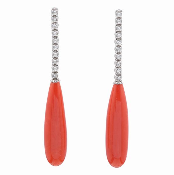 Orecchini pendenti con corallo e diamanti  - Asta Gioielli - Associazione Nazionale - Case d'Asta italiane