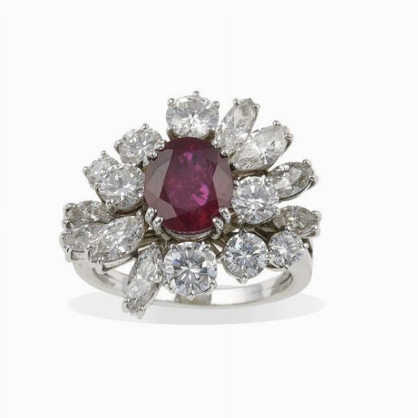 Anello con rubino Thailandia, evidenze di trattamento termico, e diamanti  - Asta Gioielli - Associazione Nazionale - Case d'Asta italiane