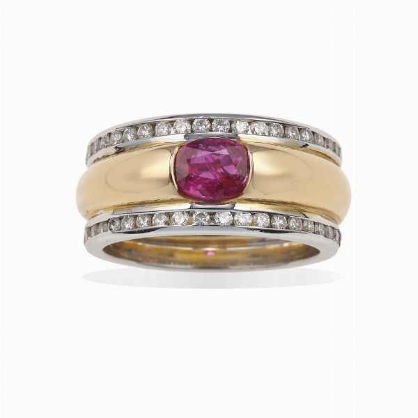 Anello con rubino Thailandia e piccoli diamanti  - Asta Gioielli - Associazione Nazionale - Case d'Asta italiane