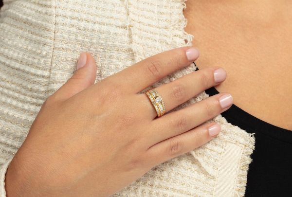 Anello con diamanti taglio rotondo e princess  - Asta Gioielli - Associazione Nazionale - Case d'Asta italiane