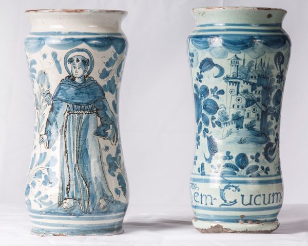 Due vasi da farmacia  - Asta Placchette, Medaglie, Sculture e Ceramiche dal XIV al XIX secolo - Associazione Nazionale - Case d'Asta italiane
